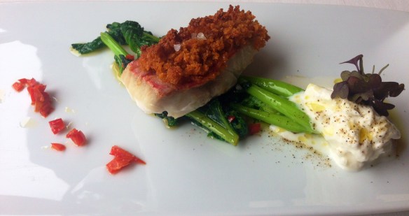 Cime di Rapa aglio olio e peperoncino burrata e triglie