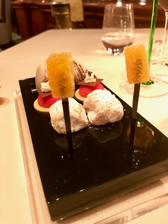 db24e10c-cfa0-40f5-9ea0-4216562d1bf5